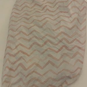 Pottery barn crib fitted sheet - pink - good used condition
